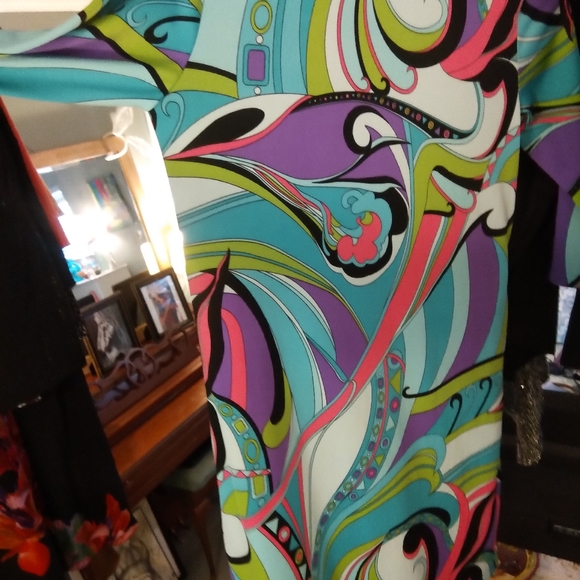 Dress - Picture 3 of 3